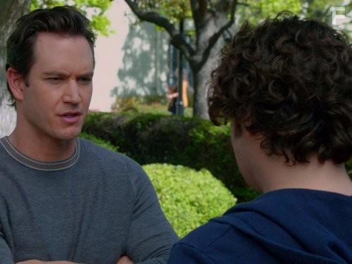 Mark-Paul Gosselaar in Счастливый конец (2011)