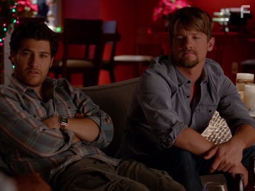 Zachary Knighton and Adam Pally in Счастливый конец (2011)