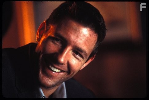 Edward Burns in Афера (2003)