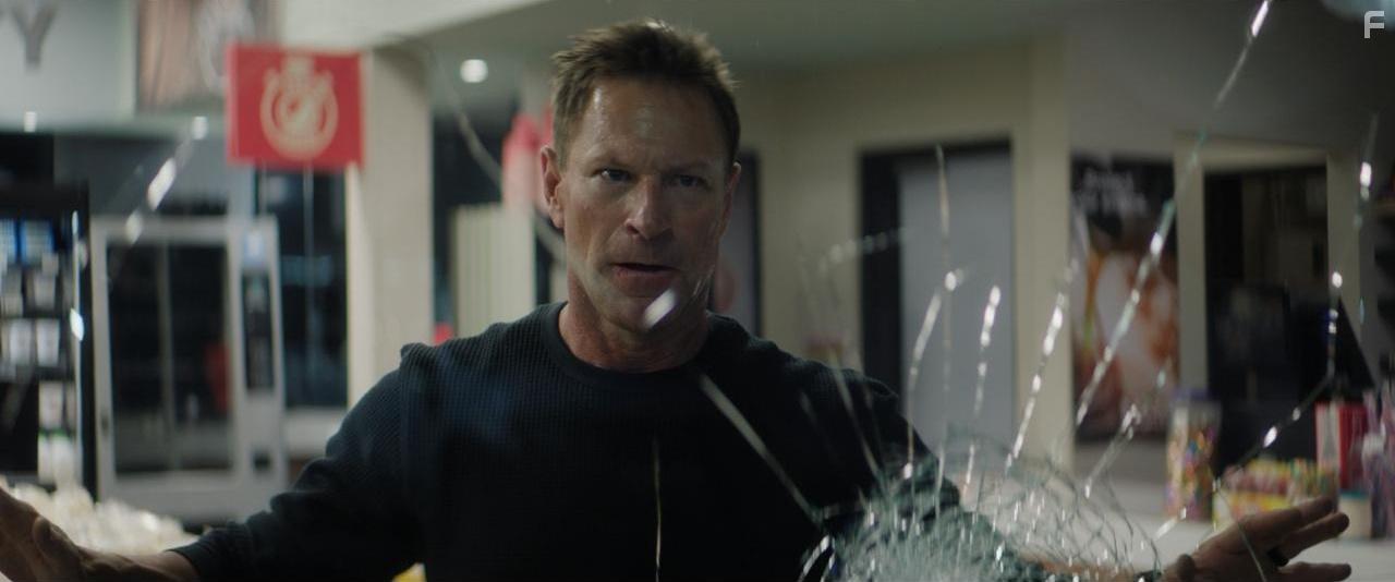 Клык 2: Город волков #1