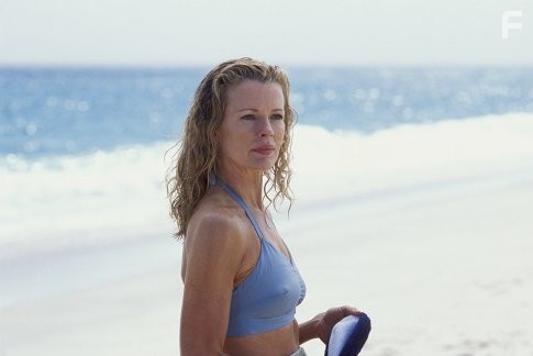 Kim Basinger in Дверь в полу (2004)