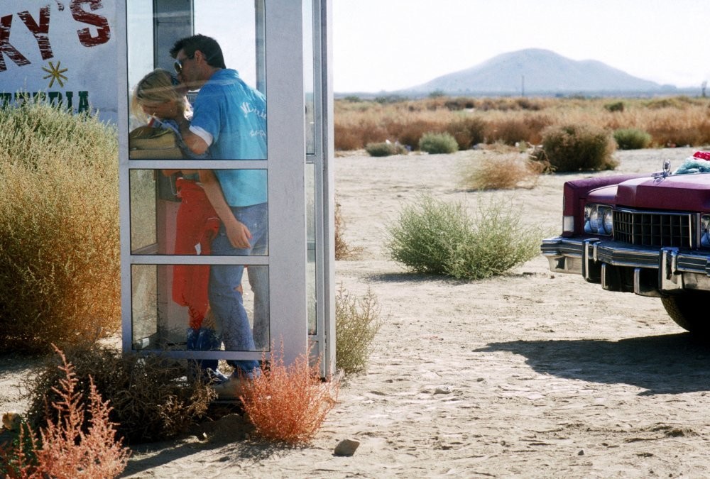 Patricia Arquette and Christian Slater in Настоящая любовь (1993)