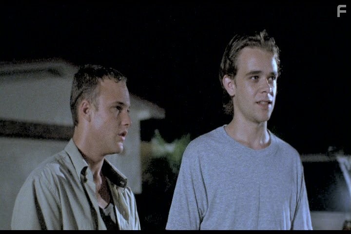 Brad Renfro and Nick Stahl in Садист (2001)
