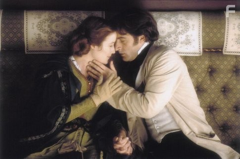 Jennifer Ehle and Jeremy Northam in Одержимость (2002)