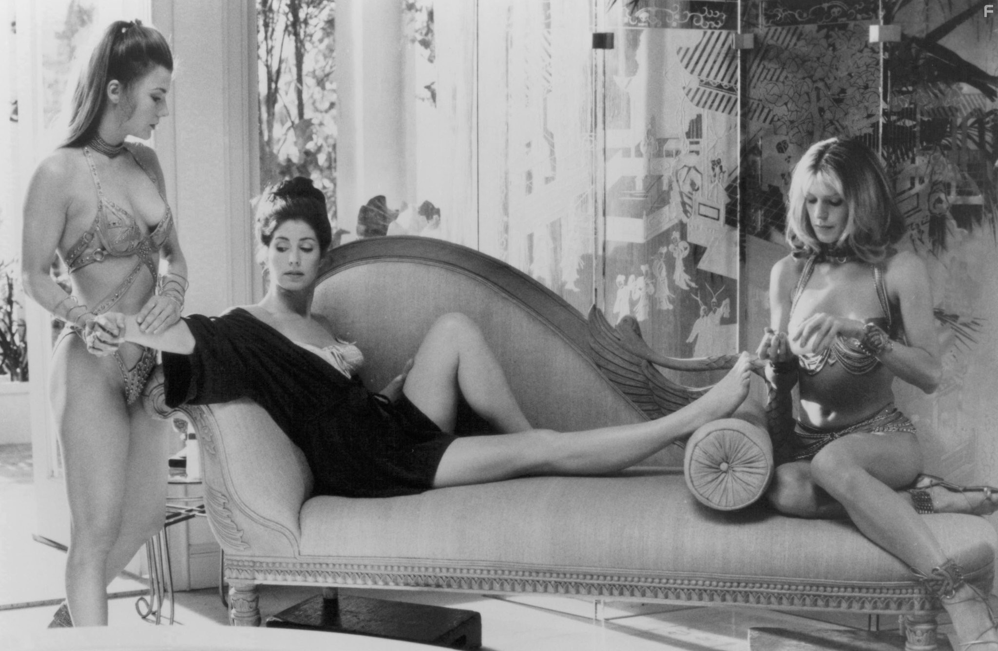 Dana Delany in Выход к Раю (1994)