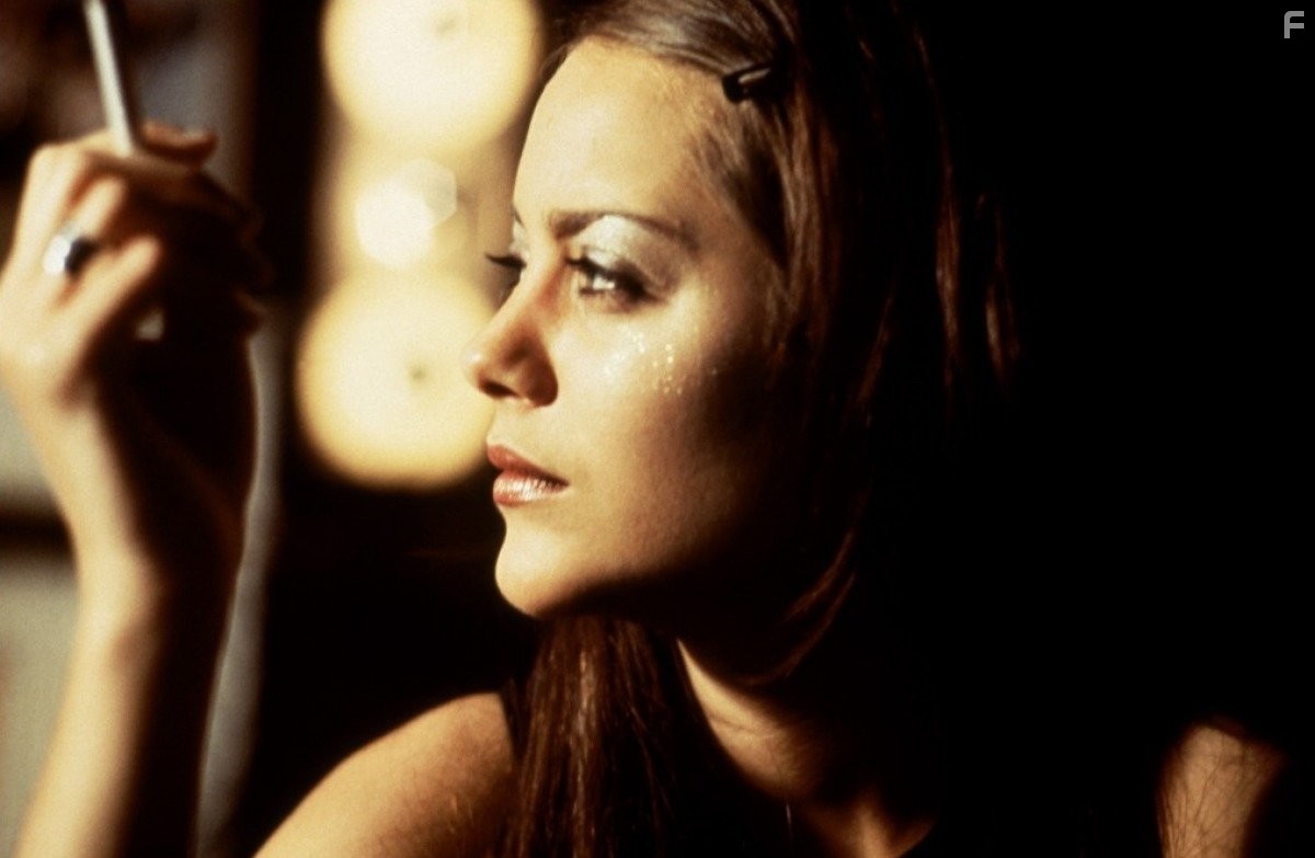 Marion Cotillard in Les jolies choses (2001)