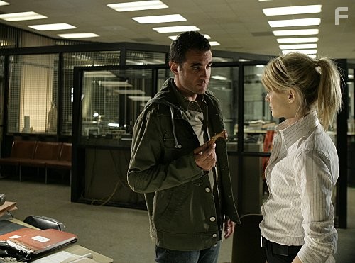 Bobby Cannavale and Kathryn Morris in Детектив Раш (2003)