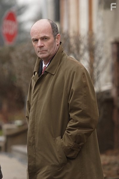 John Finn in Детектив Раш (2003)