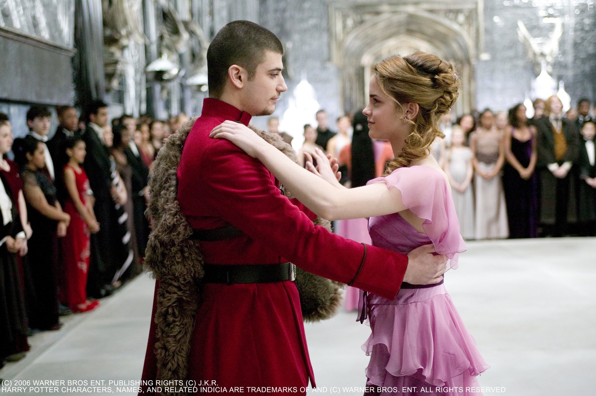 Emma Watson and Stanislav Ianevski in Гарри Поттер и кубок огня (2005)
