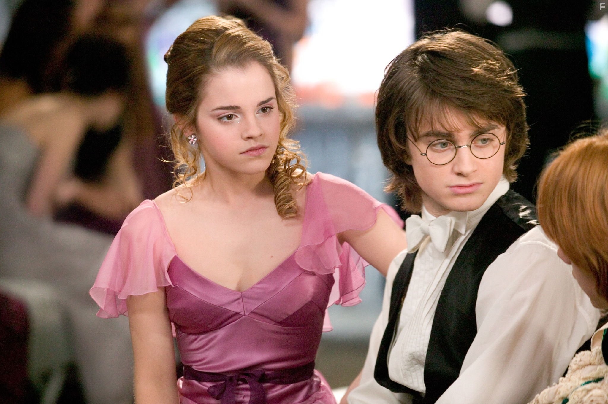 Daniel Radcliffe and Emma Watson in Гарри Поттер и кубок огня (2005)