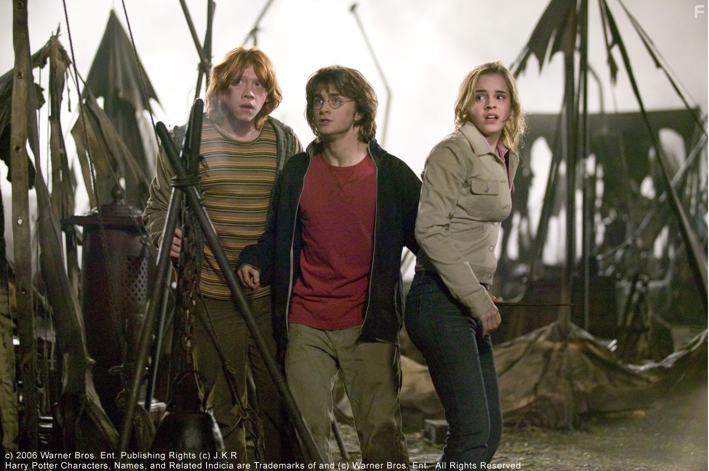 Rupert Grint, Daniel Radcliffe, and Emma Watson in Гарри Поттер и кубок огня (2005)
