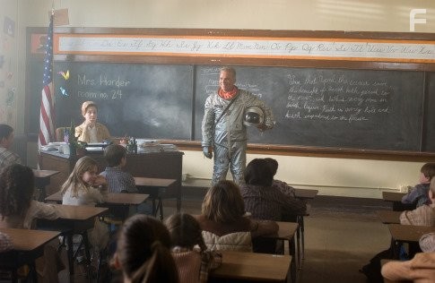 Billy Bob Thornton and Kathleen Arc in Астронавт Фармер (2006)