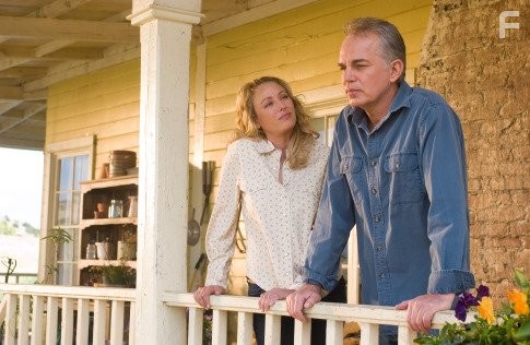 Virginia Madsen and Billy Bob Thornton in Астронавт Фармер (2006)