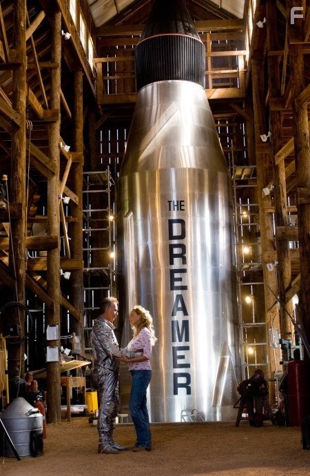 Virginia Madsen and Billy Bob Thornton in Астронавт Фармер (2006)