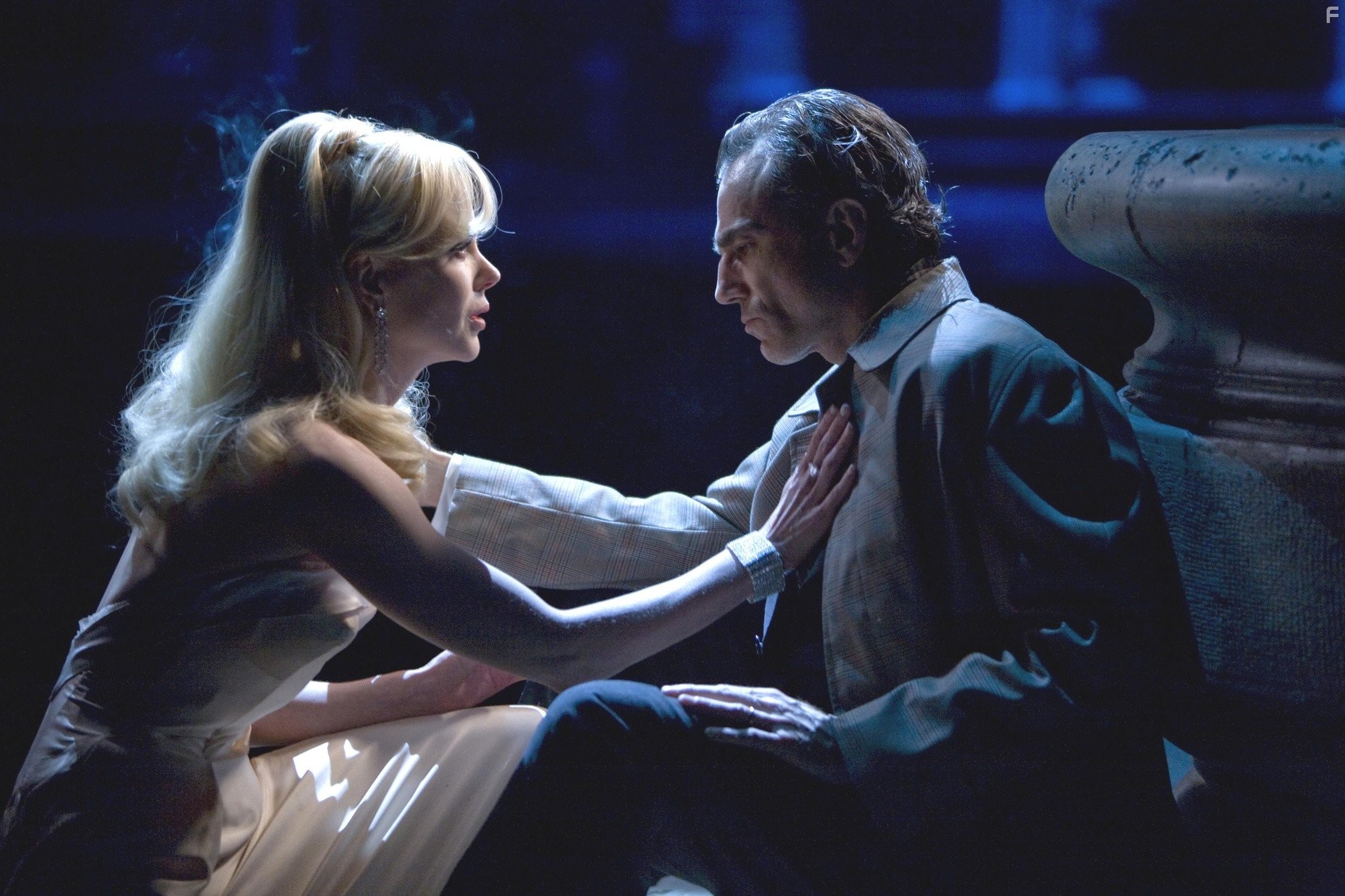 Nicole Kidman and Daniel Day-Lewis in Девять (2009)