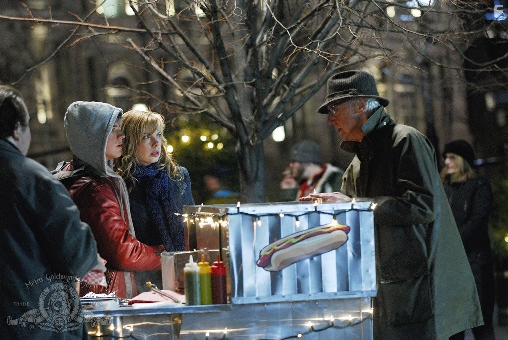 Amanda Walsh and Matt Lanter in Военные игры: Смертельный код (2008)