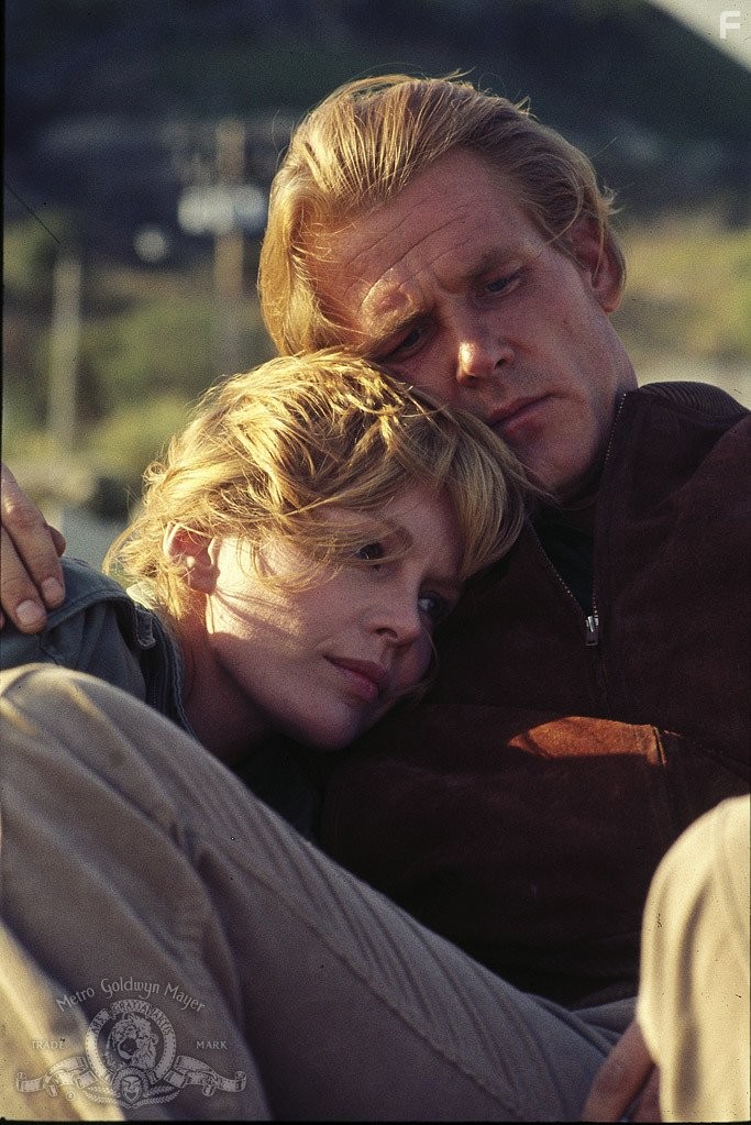 Nick Nolte and Tuesday Weld in Боевые псы (1978)