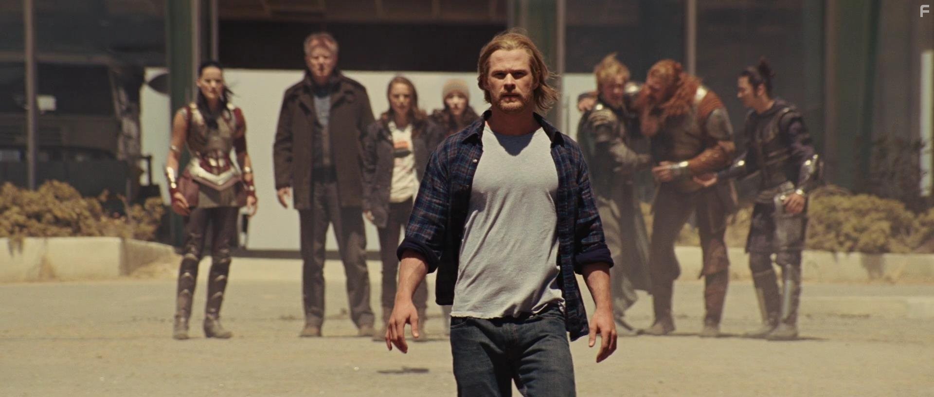 Kat Dennings in Тор (2011)