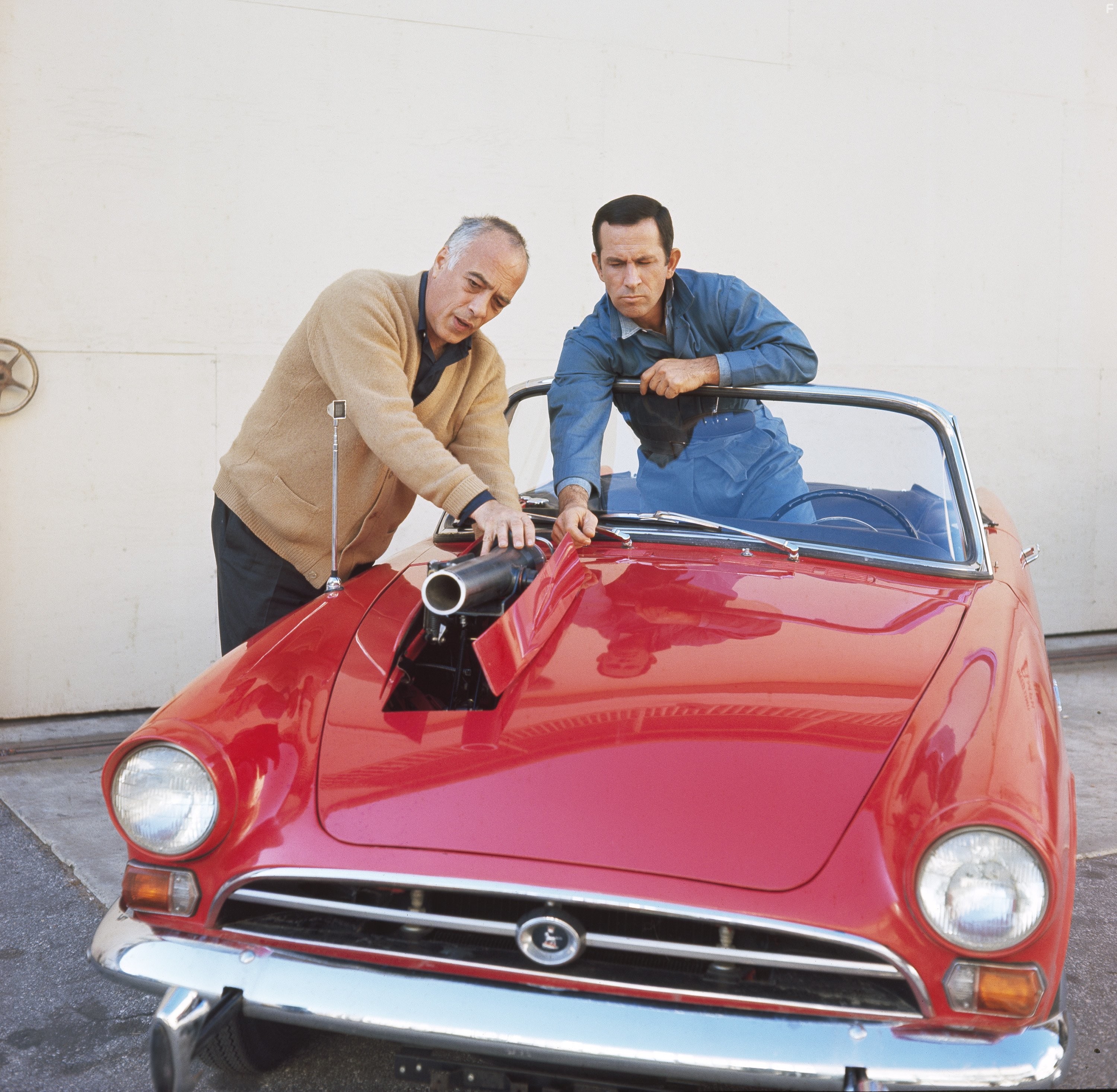 Don Adams and Edward Platt in Напряги извилины (1965)