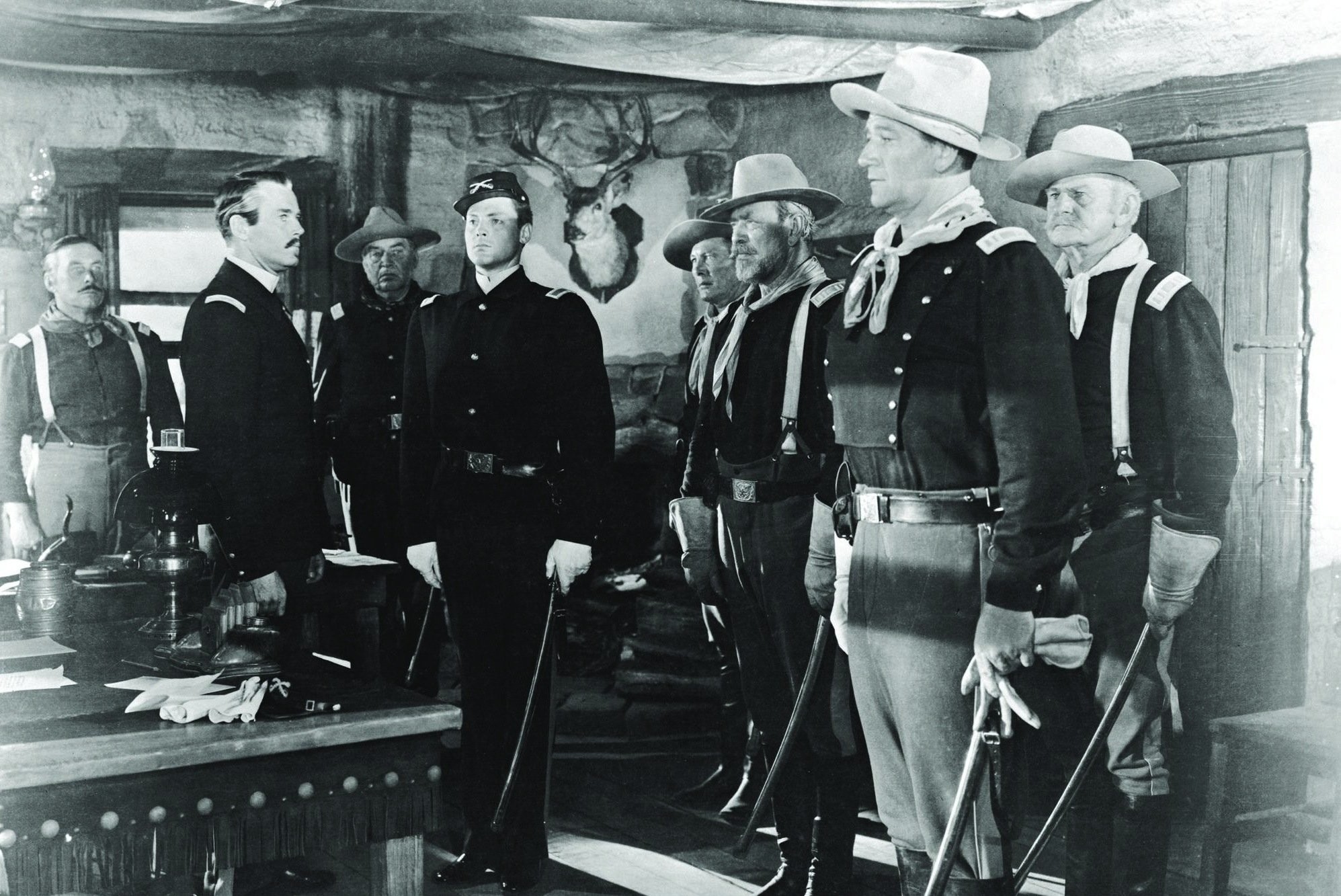Henry Fonda, John Wayne, John Agar, and George O'Brien in Форт Апачи (1948)