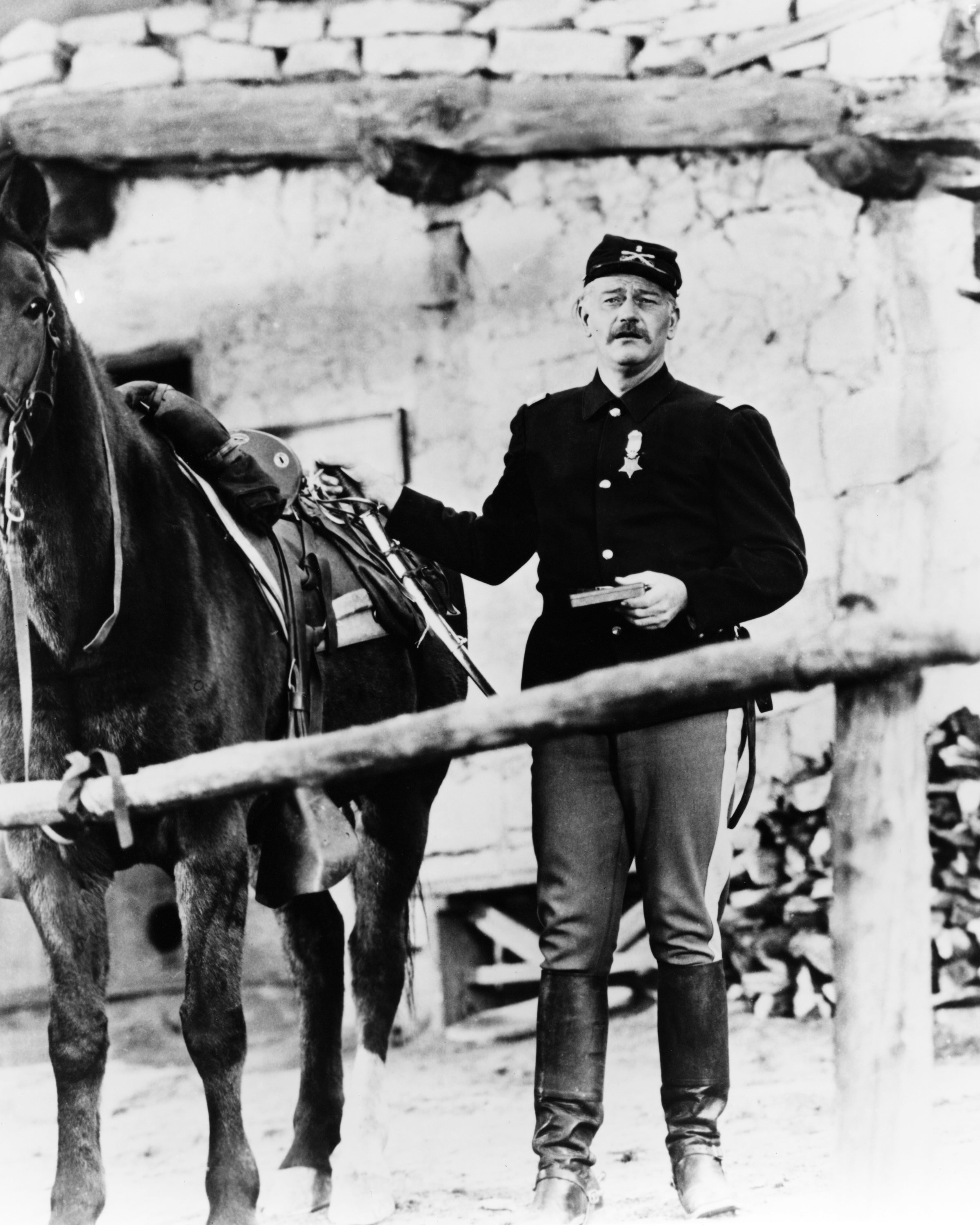 John Wayne in Форт Апачи (1948)