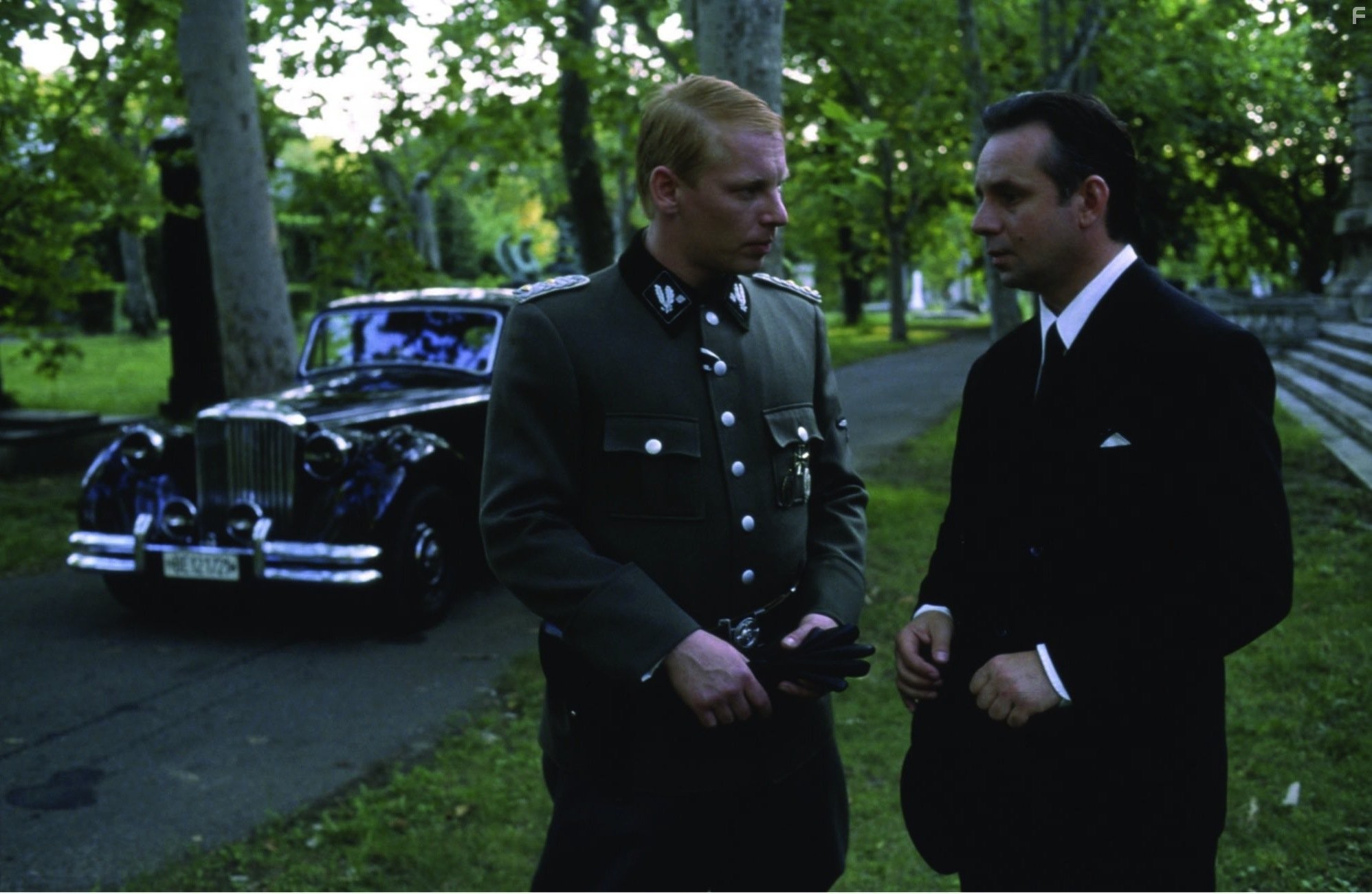 Мрачное воскресенье (1999)