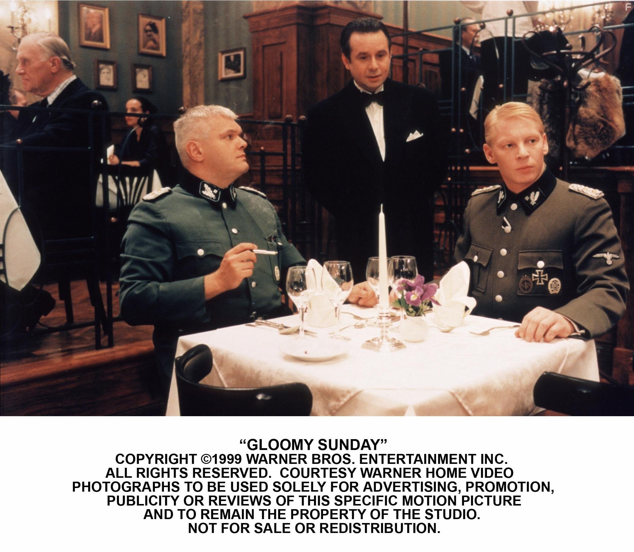 Мрачное воскресенье (1999)