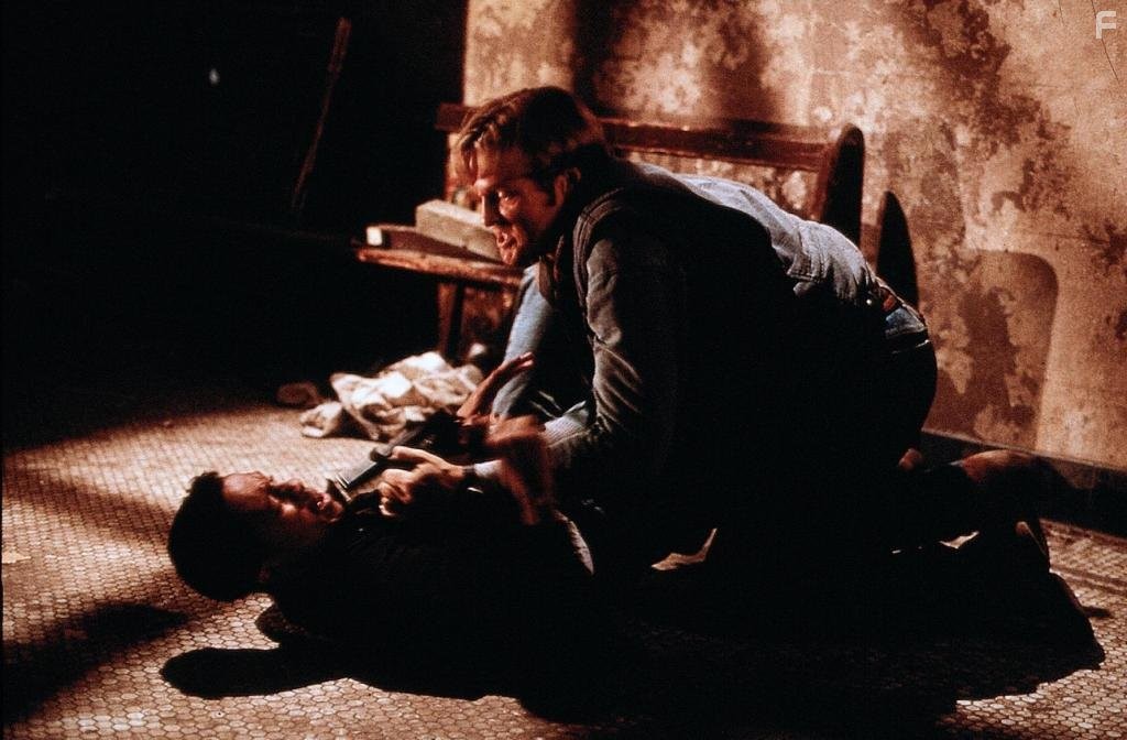 Bill Paxton and William Sadler in Нарушение территории (1992)