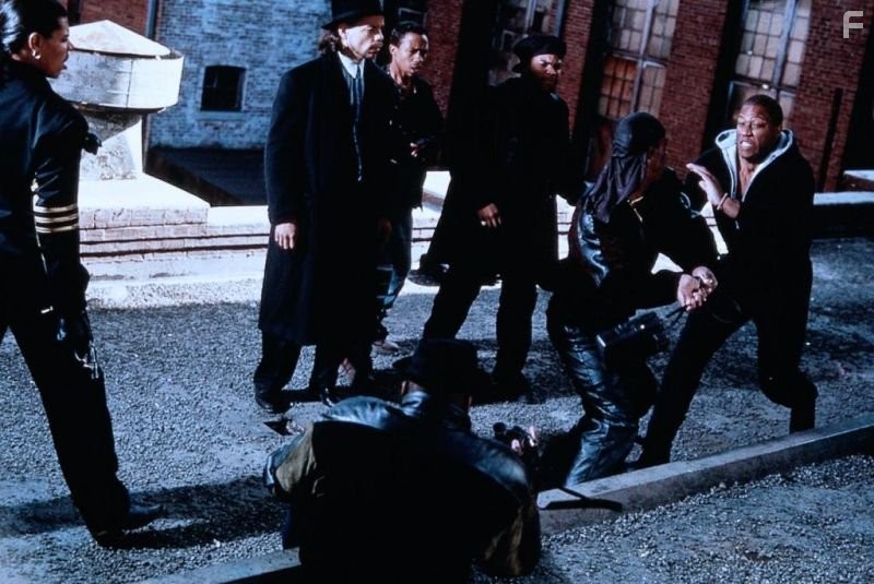 Ice Cube, Ice-T, Tommy 'Tiny' Lister, Stoney Jackson, T.E. Russell, John Toles-Bey, and De'voreaux White in Нарушение территории (1992)