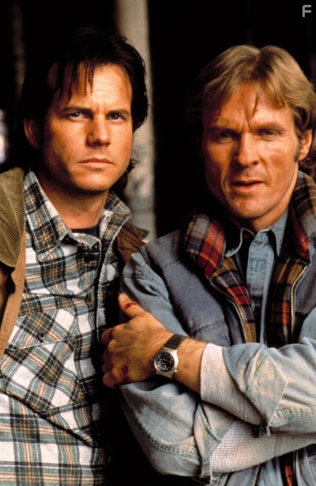 Bill Paxton and William Sadler in Нарушение территории (1992)