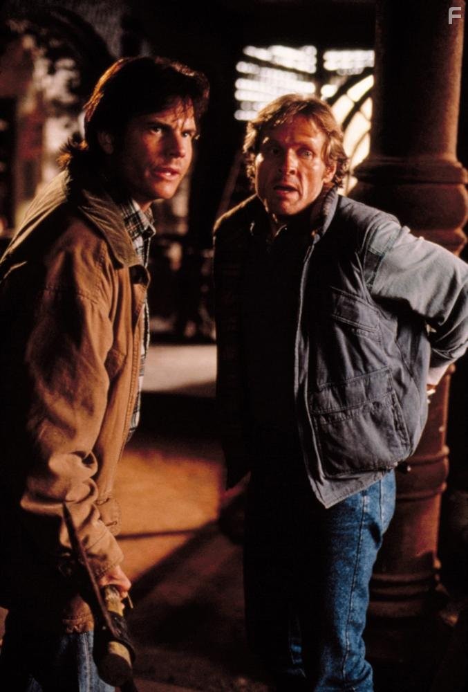 Bill Paxton and William Sadler in Нарушение территории (1992)