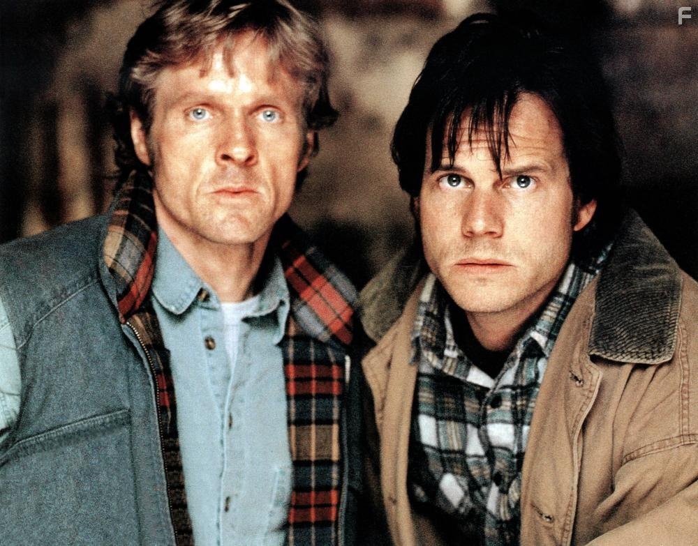 Bill Paxton and William Sadler in Нарушение территории (1992)