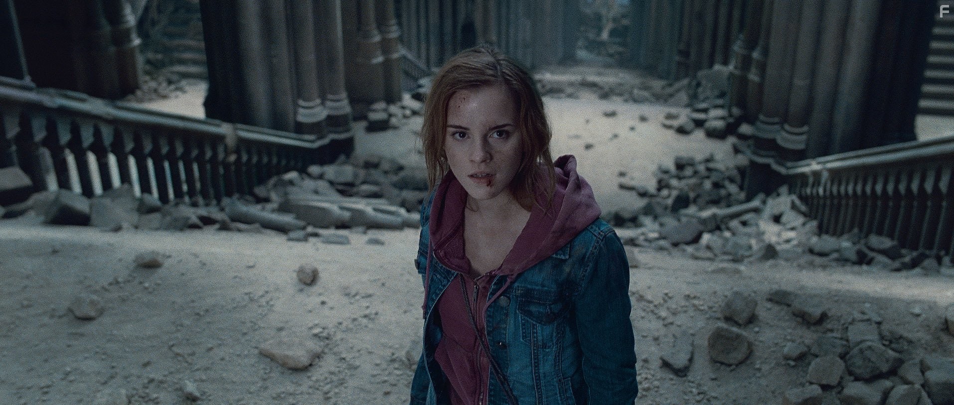 Emma Watson in Гарри Поттер и Дары смерти: Часть II (2011)