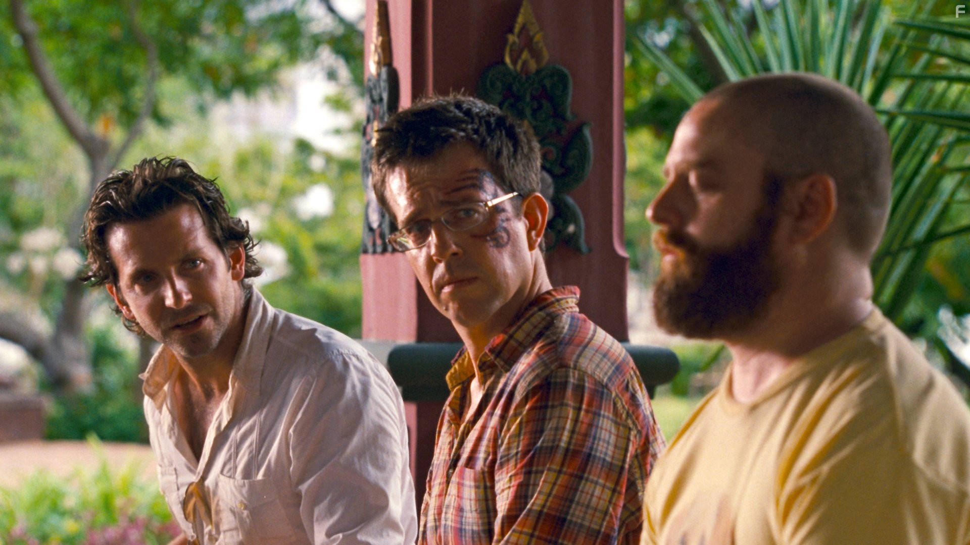 Bradley Cooper, Zach Galifianakis, and Ed Helms in Мальчишник 2: Из Вегаса в Бангкок (2011)