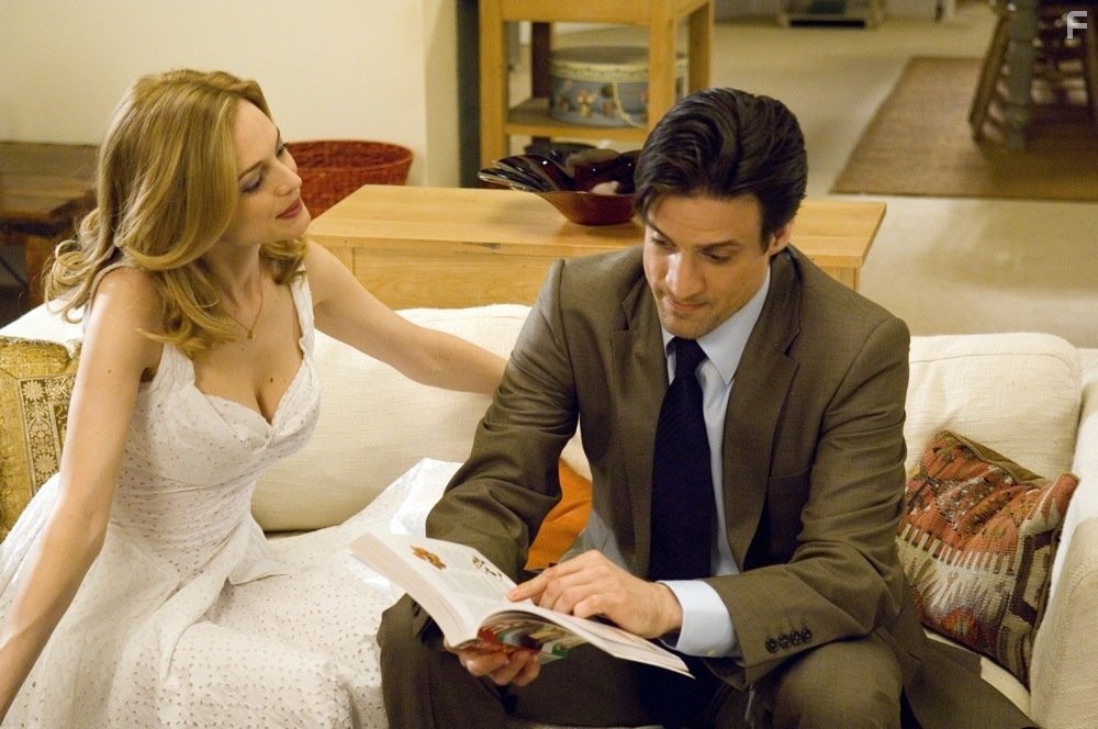 Heather Graham and Charlie Kranz in Купи, одолжи, укради! (2008)