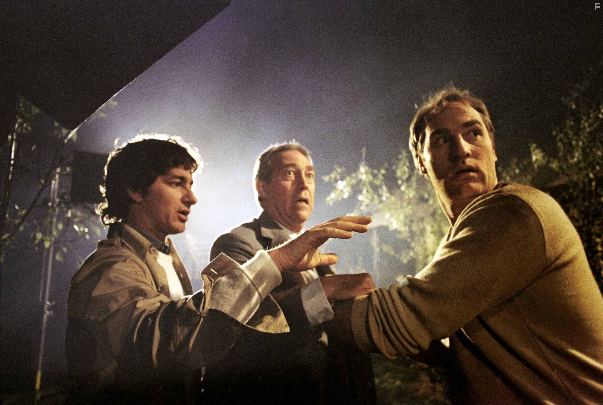 Steven Spielberg, Craig T. Nelson, and James Karen in Полтергейст (1982)