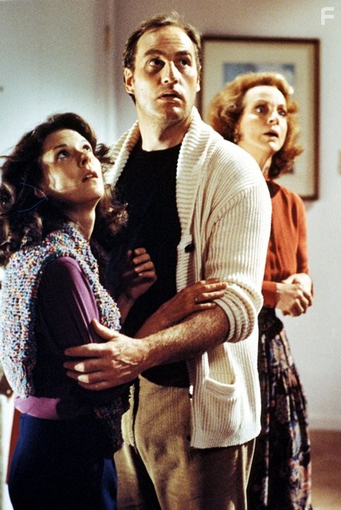 JoBeth Williams, Craig T. Nelson, and Beatrice Straight in Полтергейст (1982)