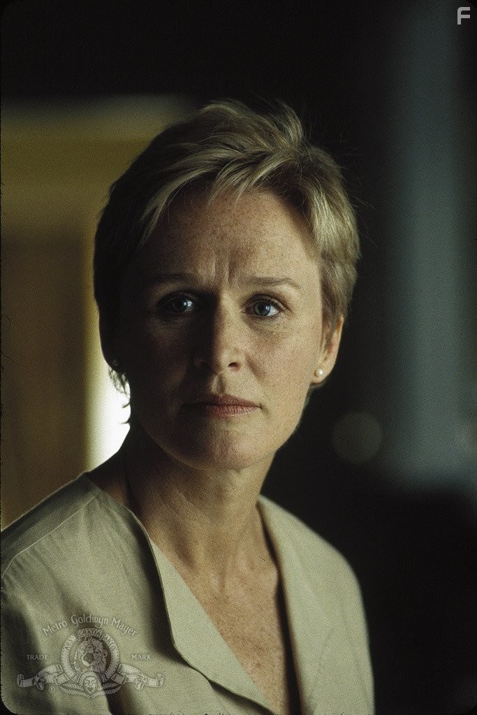 Glenn Close in Женские тайны (2000)