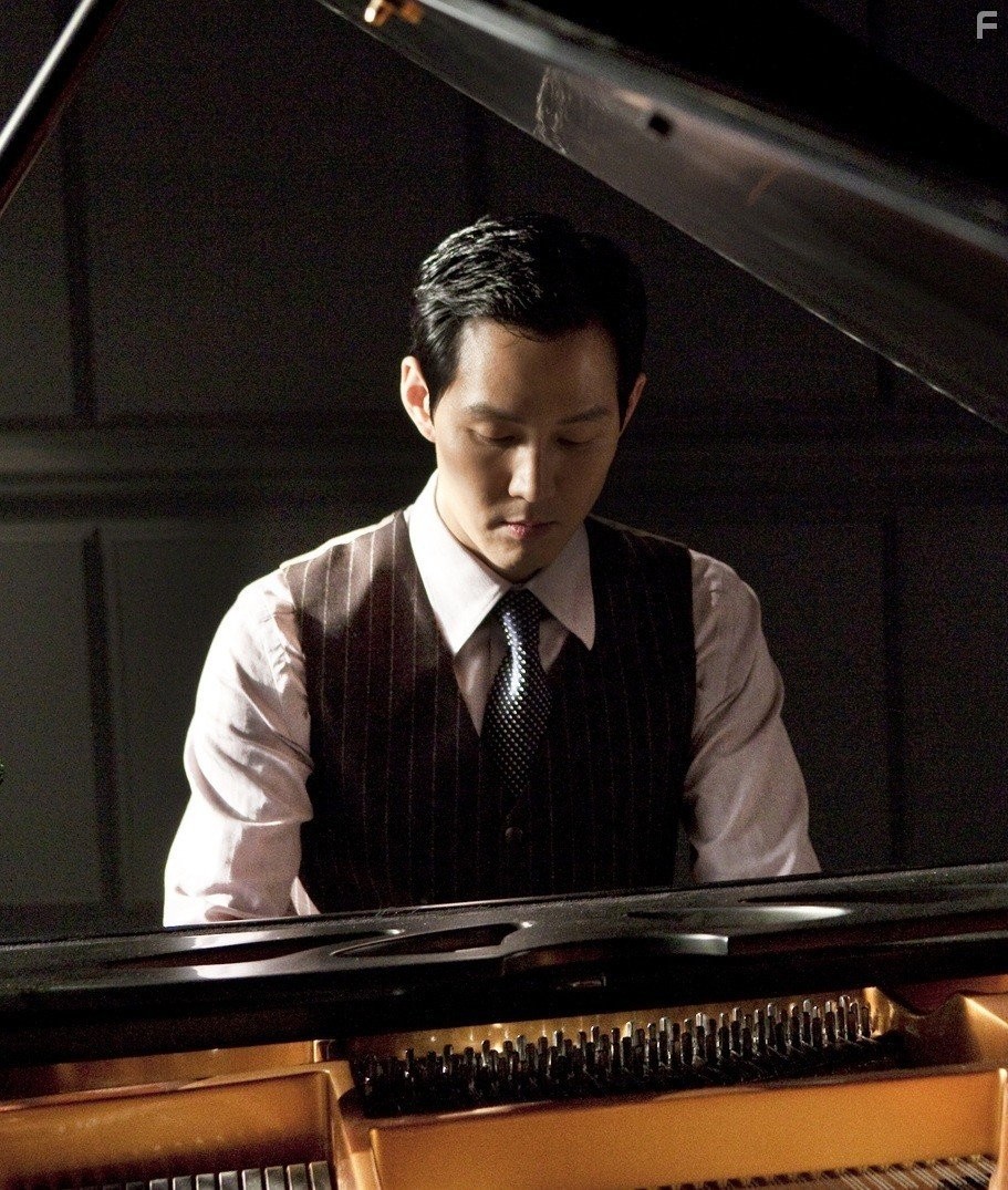 Jung-jae Lee in Служанка (2010)