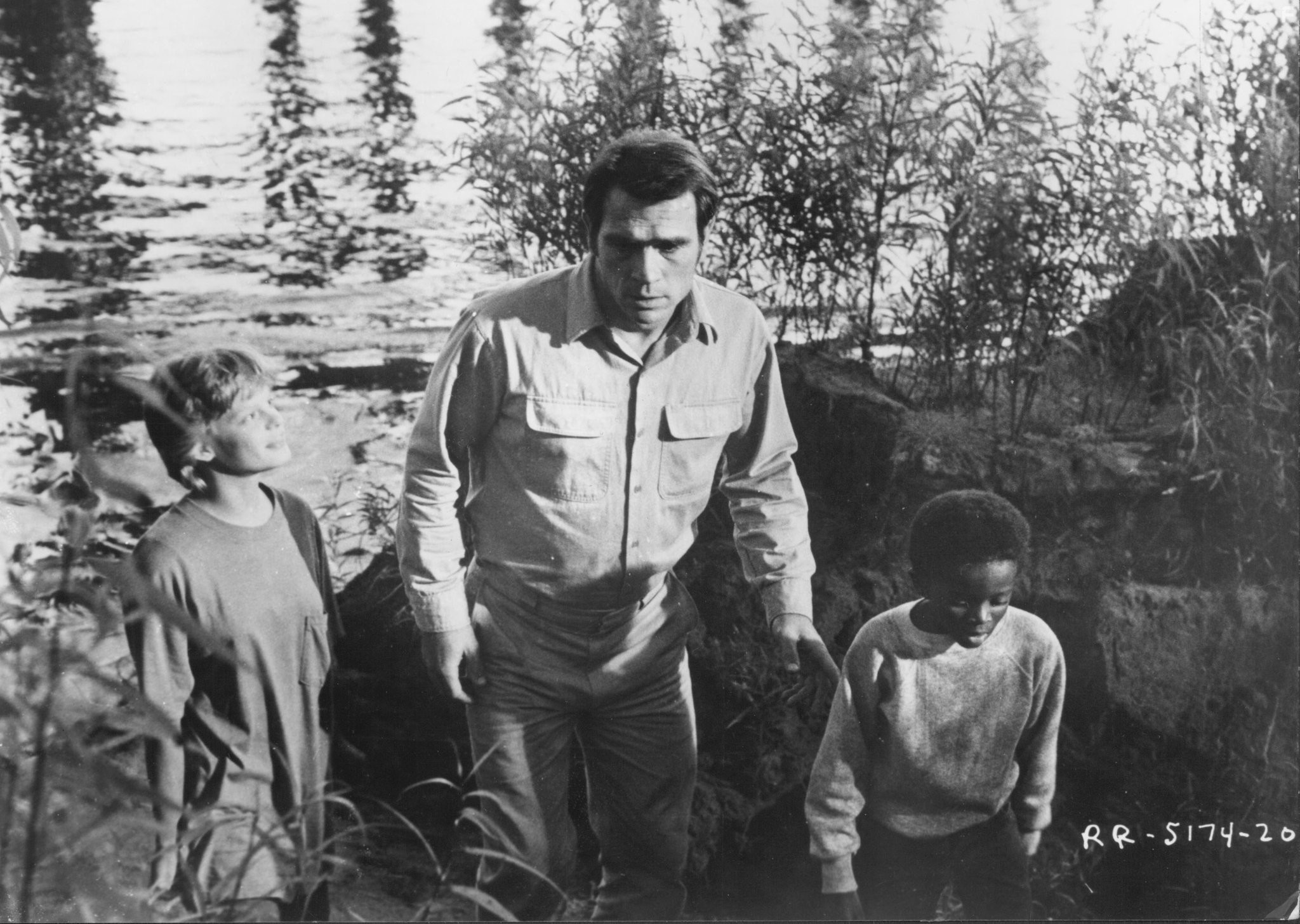 Tommy Lee Jones and Martha Plimpton in The River Rat (1984)