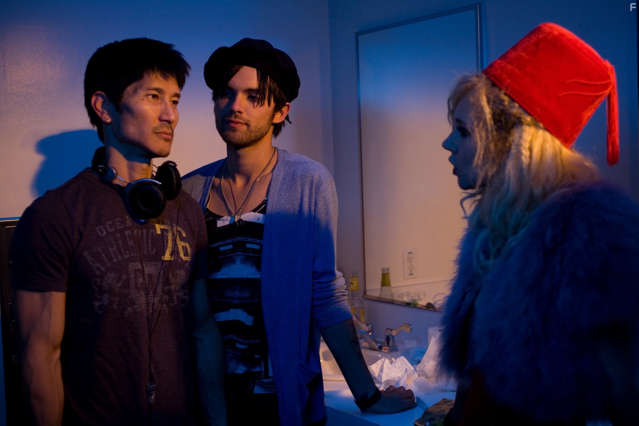 Gregg Araki, Thomas Dekker, and Juno Temple in Ба-бах! (2010)