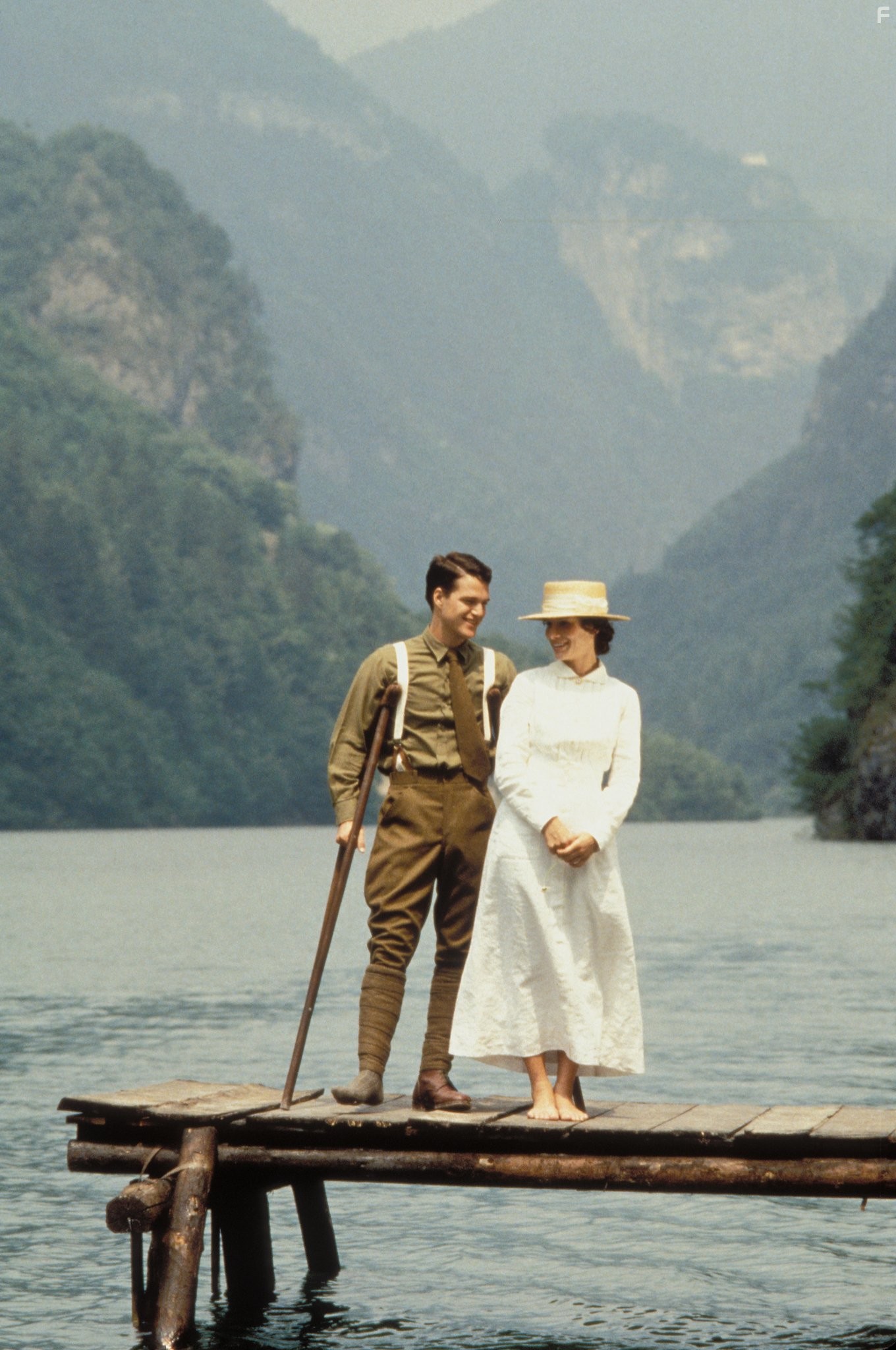Sandra Bullock and Chris O'Donnell in В любви и войне (1996)