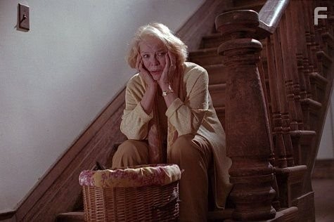 Ellen Burstyn in Божественные тайны сестричек Я-Я (2002)