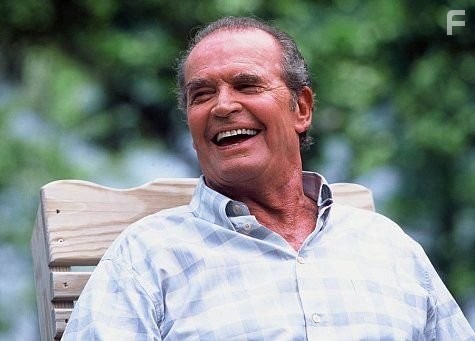 James Garner in Божественные тайны сестричек Я-Я (2002)