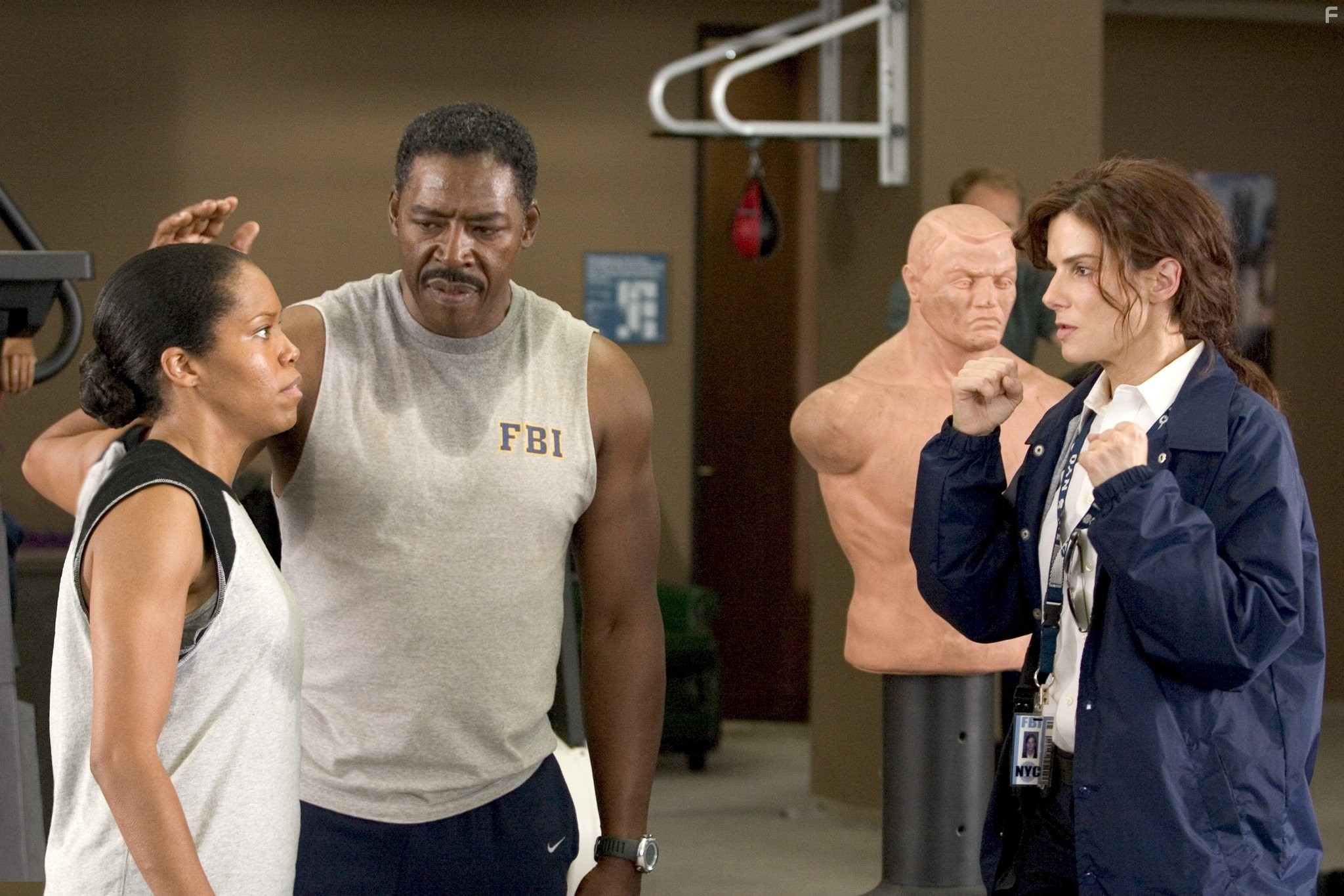 Sandra Bullock, Ernie Hudson, and Regina King in Мисс Конгениальность 2: Прекрасна и опасна (2005)