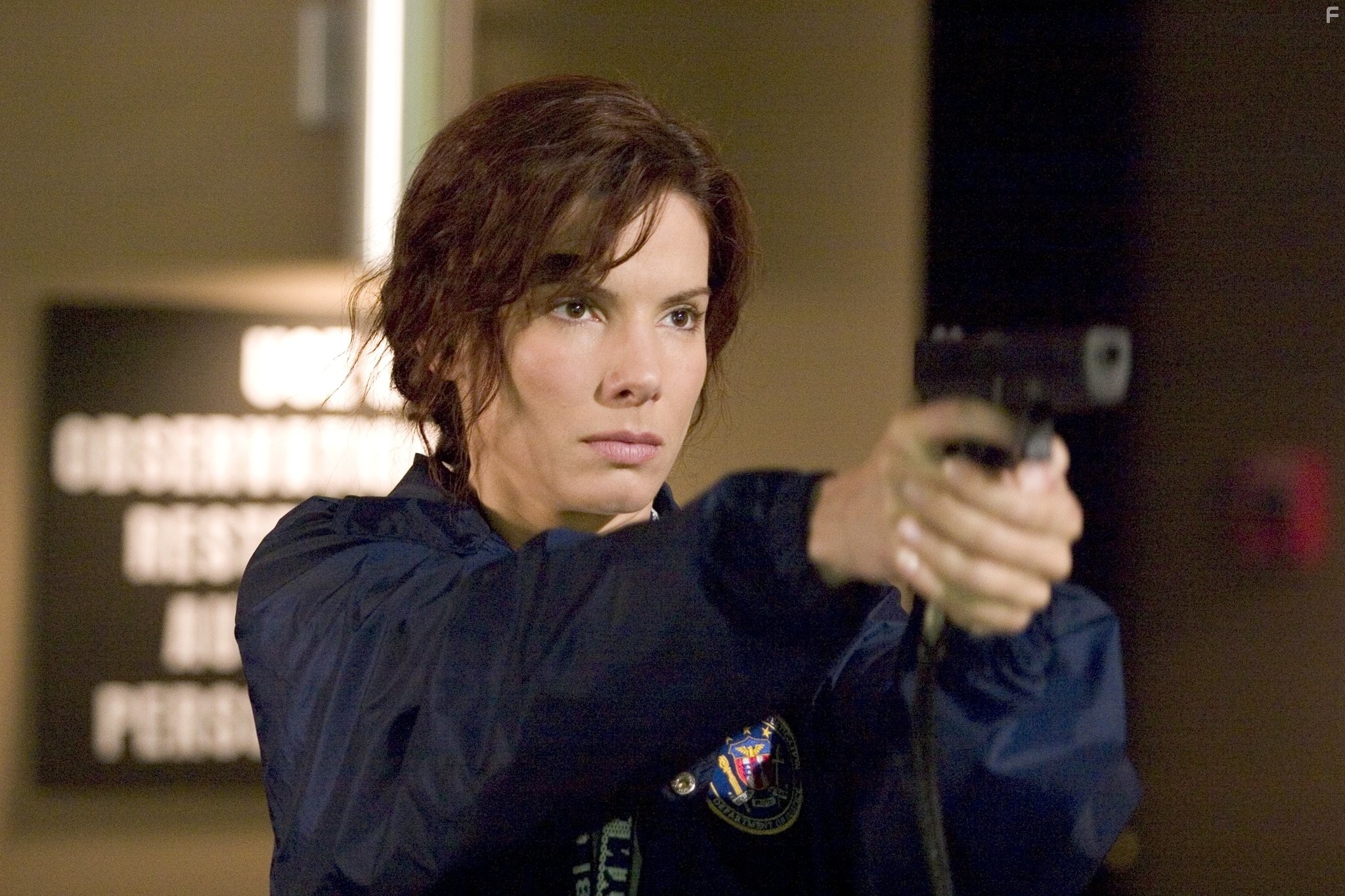 Sandra Bullock in Мисс Конгениальность 2: Прекрасна и опасна (2005)