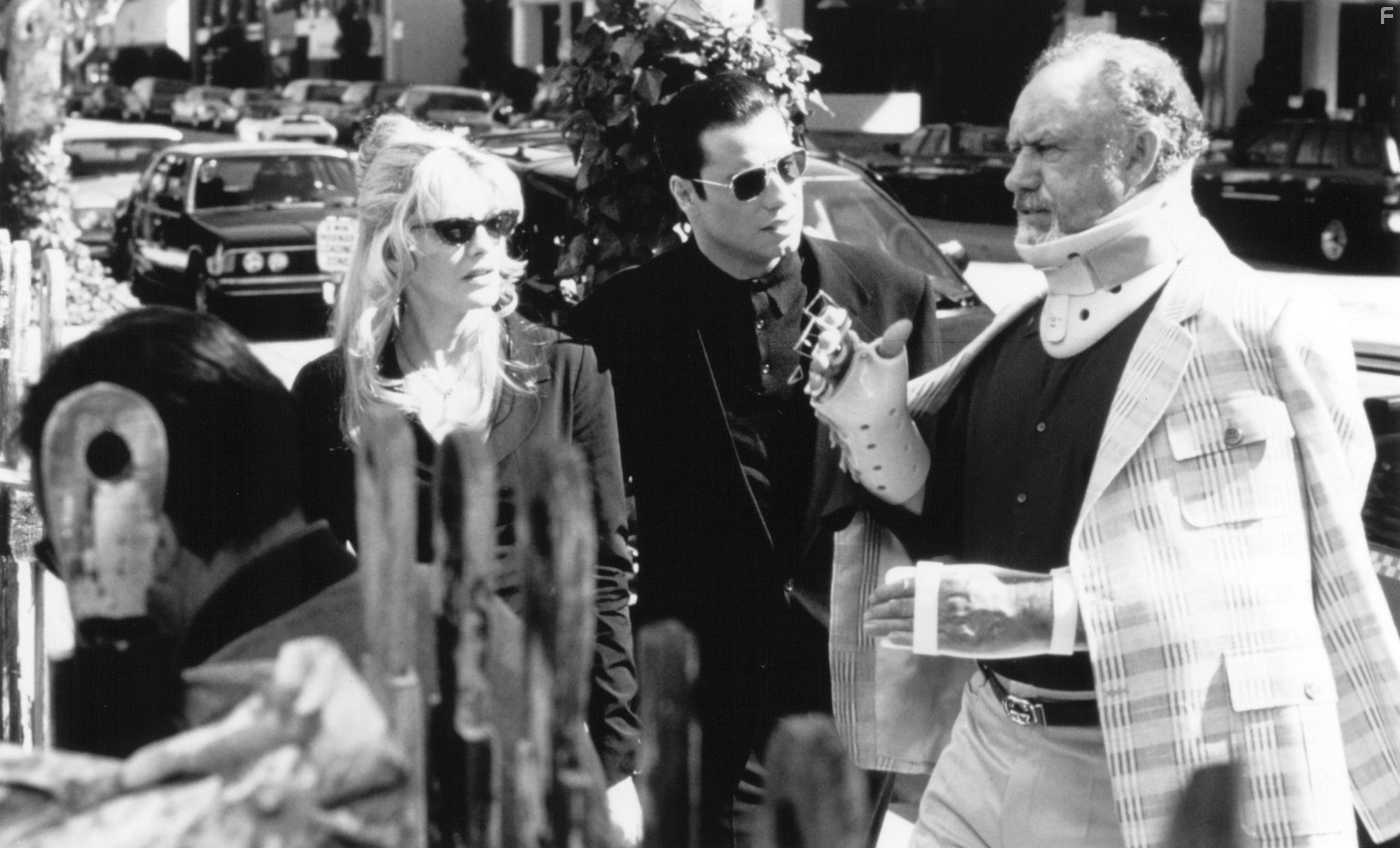 John Travolta, Gene Hackman, and Rene Russo in Достать коротышку (1995)