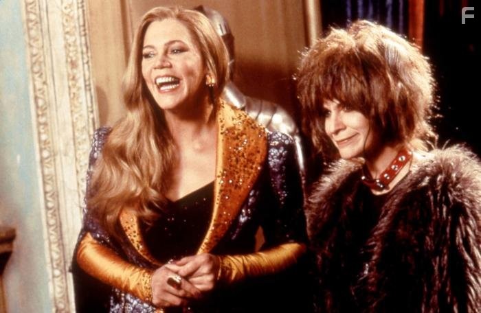 Kathleen Turner and Amanda Plummer in Простое желание (1997)