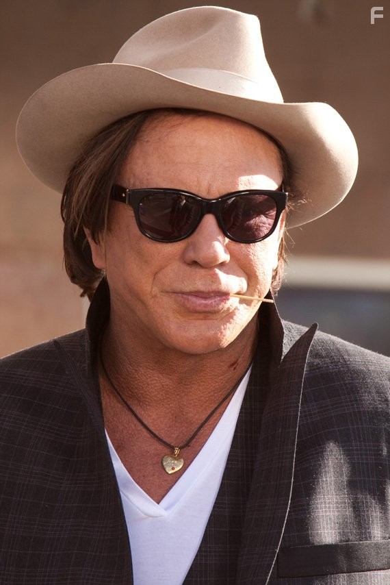 Mickey Rourke in Игры страсти (2010)