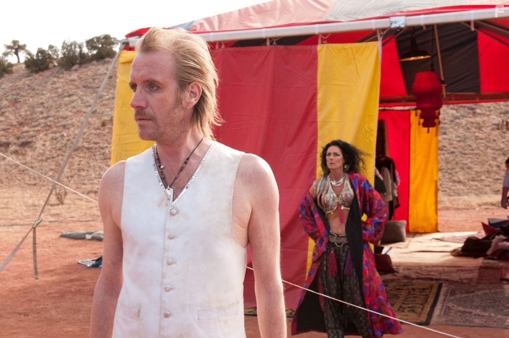 Rhys Ifans in Игры страсти (2010)